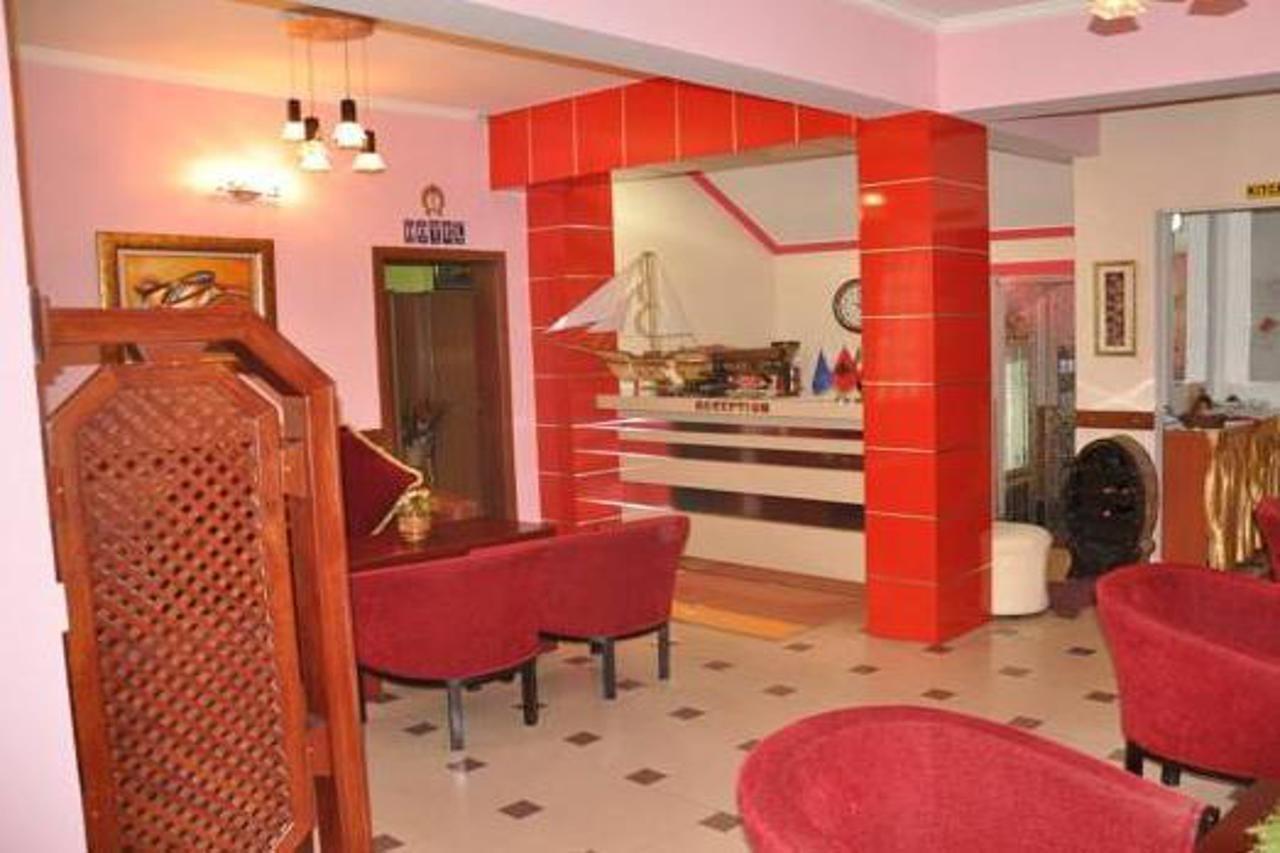 Parlamenti Hotell Tiranë