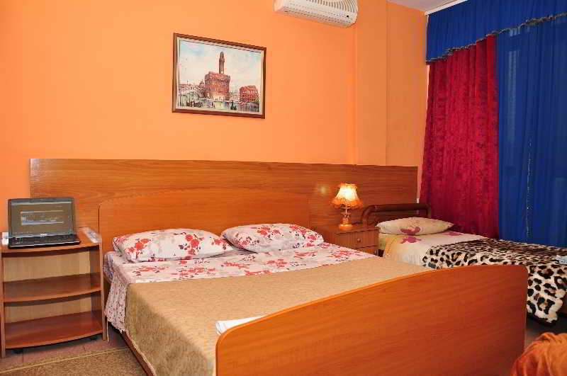 Parlamenti Hotell